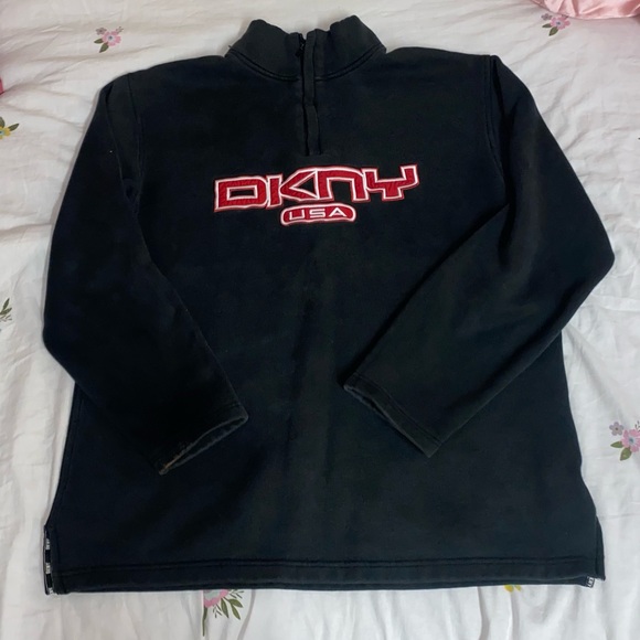 red & white embroidered black DKNY zip-up sweater 🍄 - Picture 1 of 4
